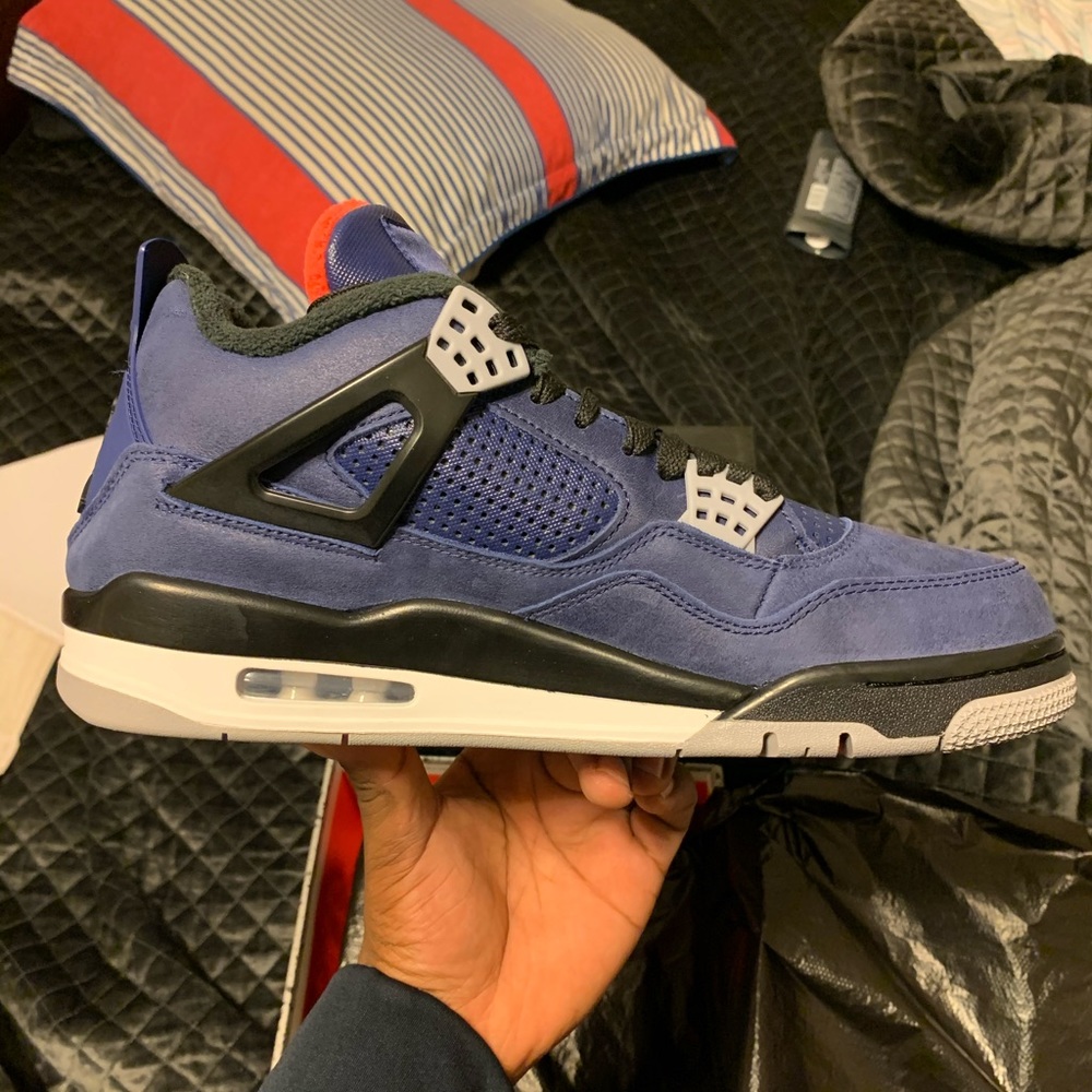 Retro 4 “WNTR”
DS
Size 10
$160-180